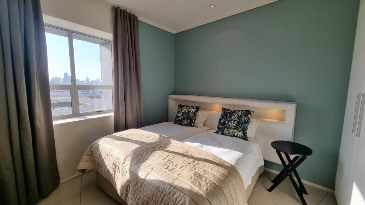 Front - The Quays 503 - 6 Sleeper Across The Beachfront Apartment *