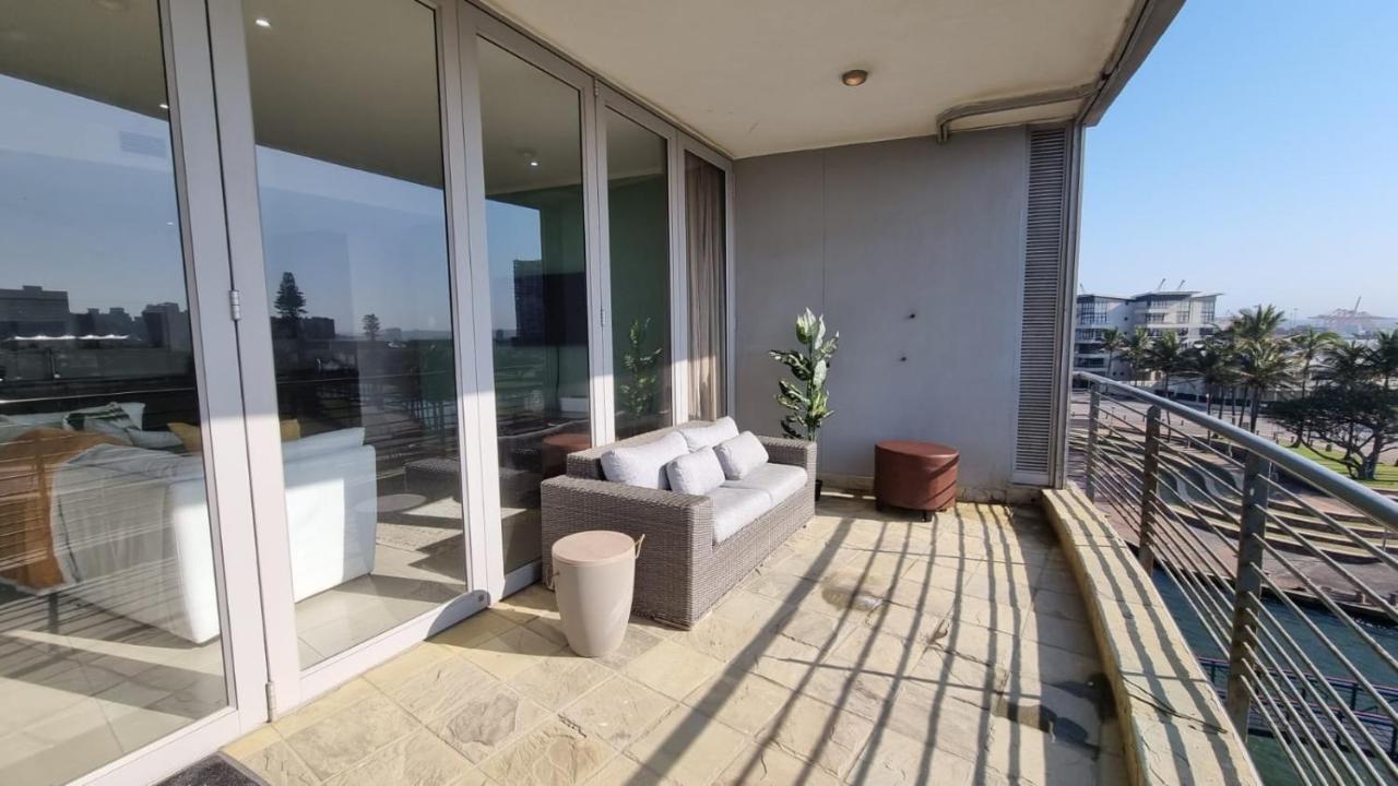 Front - The Quays 503 - 6 Sleeper Across The Beachfront Apartment *